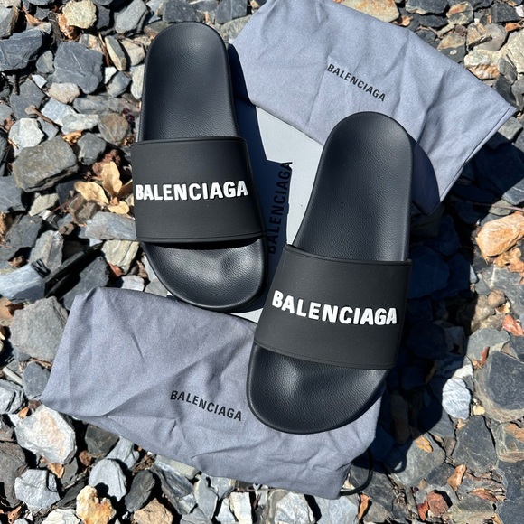 Balenciaga Men's Black Slides - Picture 1 of 6